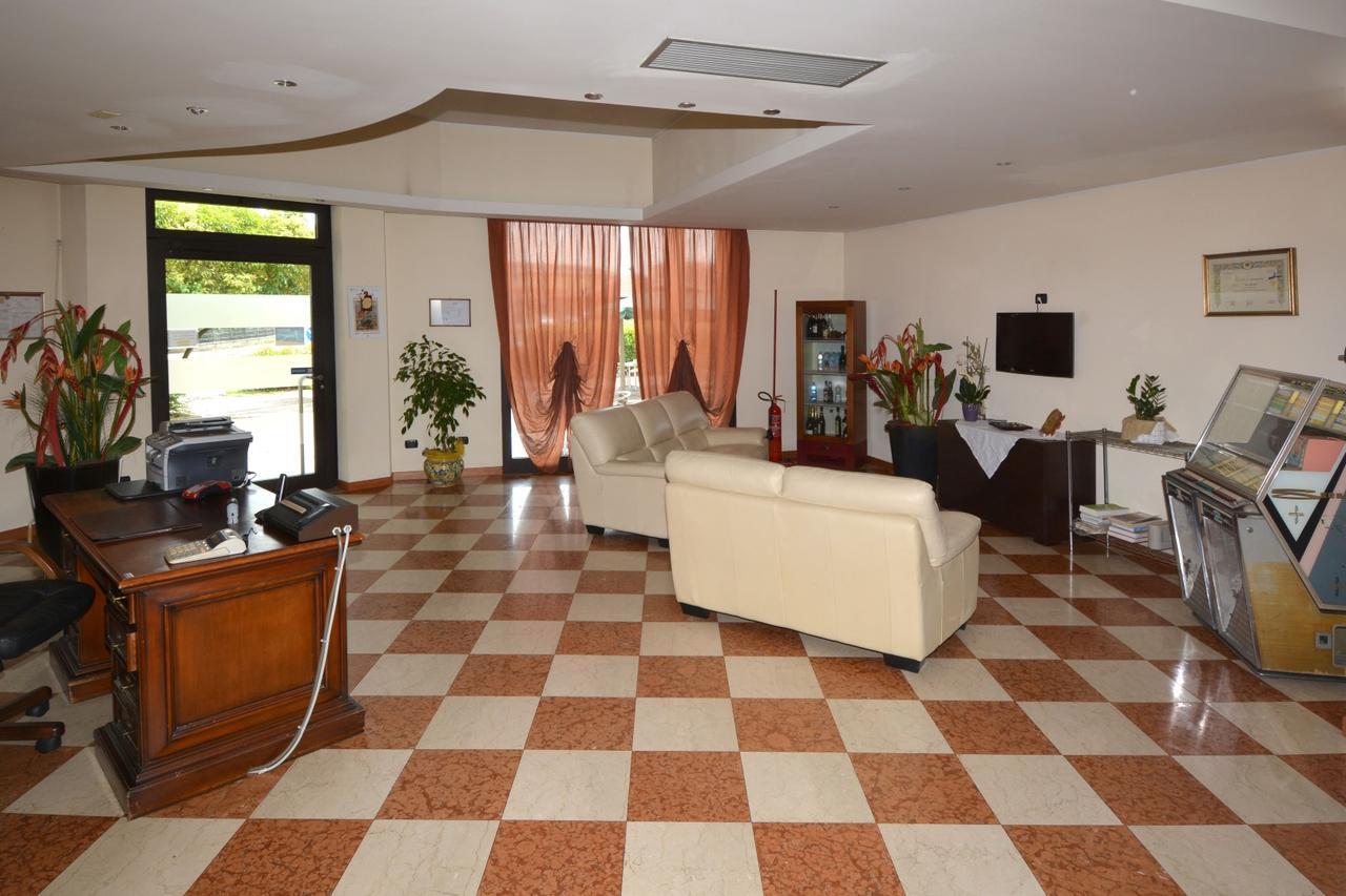 Sermide Hotel Eolo מראה חיצוני תמונה